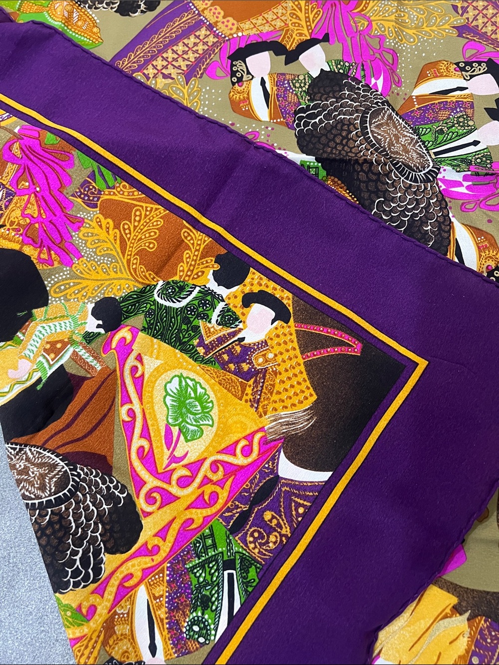 Balenciaga Purple and Gold Printed Silk Scarf. 100% silk - Picture 13 of 13